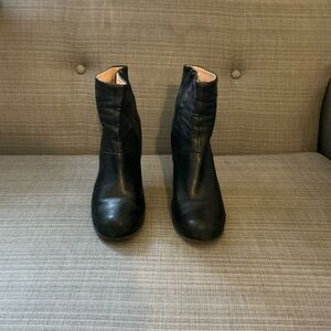 John Fluevog Black Ankle Boot Attentions Jolie. Size 7